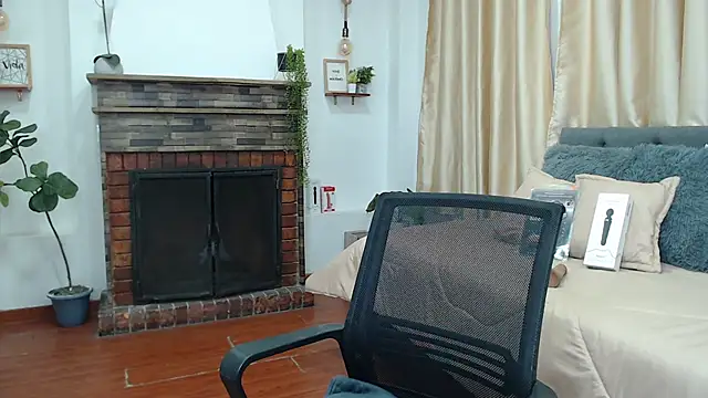 Snapshot of zohet_kriss chatting on October 6, 2025, 2:03 pm zohet kriss online show from October 6, 2025, 2:03 pm