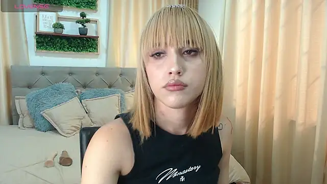 Snapshot of zohet_kriss chatting on October 16, 2025, 2:29 pm zohet kriss online show from October 16, 2025, 2:29 pm