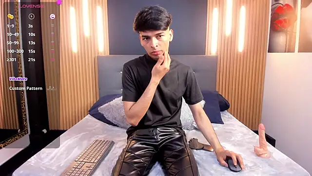 OnlyJos online show from October 27, 2025, 7:40 pm