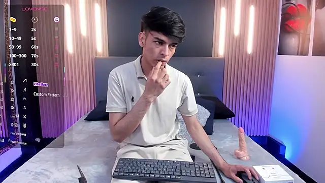 OnlyJos online show from November 11, 2025, 8:09 pm