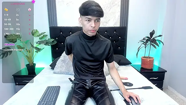 OnlyJos online show from November 23, 2025, 1:11 pm