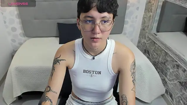 Snapshot of emahills__axelrose chatting on September 13, 2025, 8:19 pm emahills axelrose online show from September 13, 2025, 8:19 pm