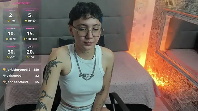 Snapshot of emahills__axelrose chatting on October 15, 2025, 7:47 pm emahills axelrose online show from October 15, 2025, 7:47 pm