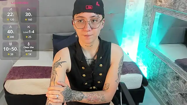 Snapshot of emahills__axelrose chatting on October 20, 2025, 2:28 pm emahills axelrose online show from October 20, 2025, 2:28 pm