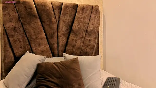 Miagomezx online show from February 4, 2026, 6:58 pm