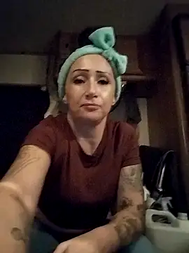 Dirtywhitebitch5150 online show from November 4, 2025, 7:07 am