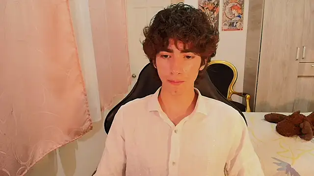 Nude Boy18 online show from October 22, 2025, 11:48 pm