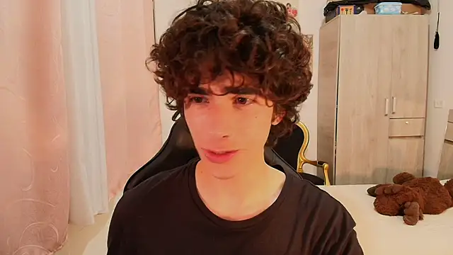 Nude Boy18 online show from October 25, 2025, 6:43 am