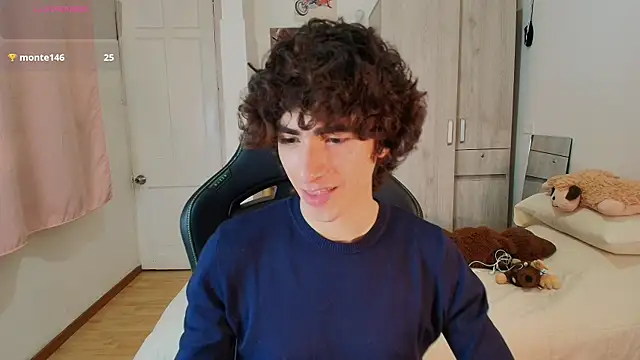 Nude Boy18 online show from December 1, 2025, 11:21 pm