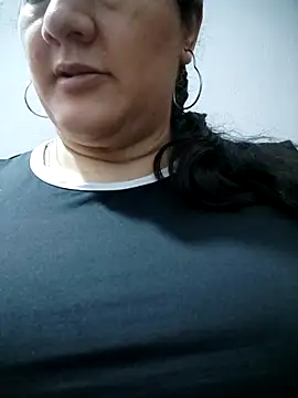 Aisha manzur online show from November 28, 2025, 5:04 pm