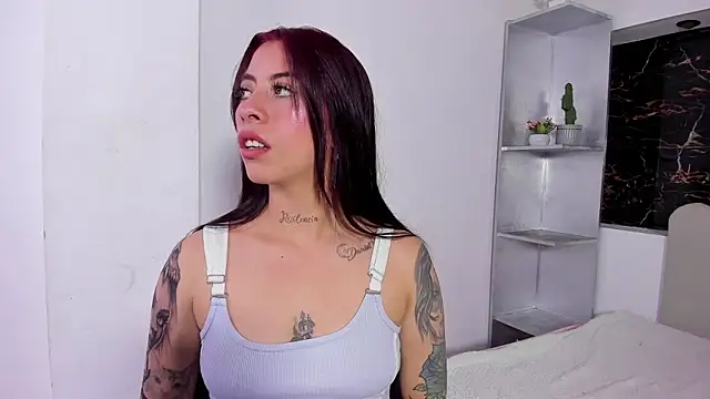 Snapshot of Maazikeen chatting on October 15, 2025, 4:12 am Maazikeen online show from October 15, 2025, 4:12 am