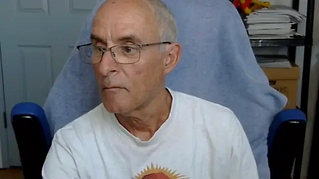 funone1999 online show from April 19, 2026, 10:45 pm