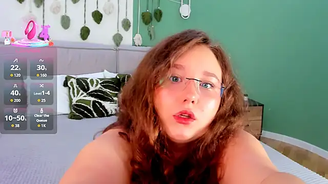 VelvetVixenCute online show from September 18, 2025, 5:31 am