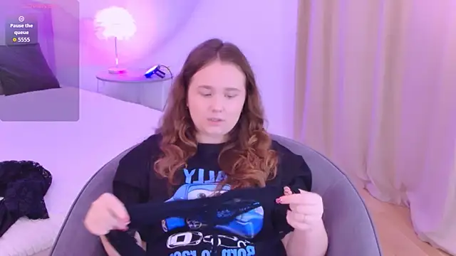 VelvetVixenCute online show from October 19, 2025, 6:25 am