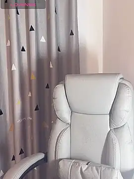 annacc999 online show from September 22, 2025, 7:10 am