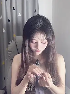 annacc999 online show from September 24, 2025, 1:47 pm