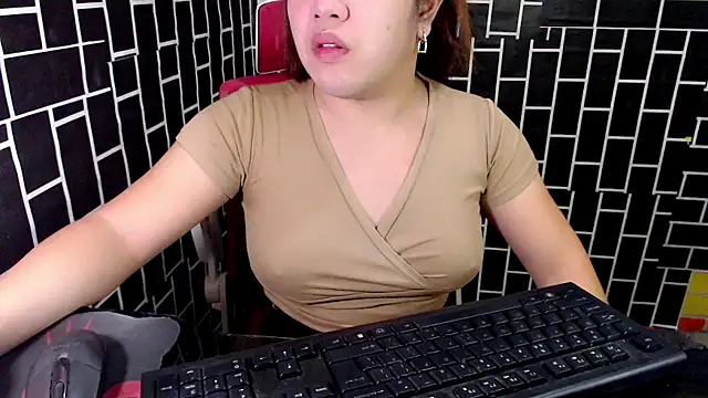 xUrDreamSlutWhore online show from September 13, 2025, 4:40 pm