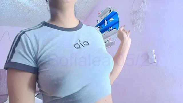 Snapshot of MiSofialeal chatting on May 27, 2026, 6:27 pm MiSofialeal online show from May 27, 2026, 6:27 pm
