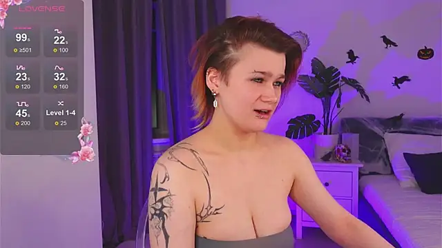 Peach Avalanche online show from October 21, 2025, 9:04 pm