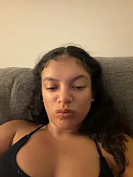 Snapshot of allybluee777 chatting on May 10, 2026, 4:50 am allybluee777 online show from May 10, 2026, 4:50 am