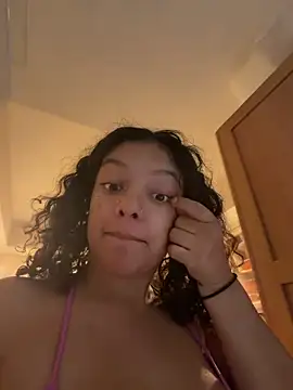 Snapshot of allybluee777 chatting on June 4, 2026, 9:32 pm allybluee777 online show from June 4, 2026, 9:32 pm