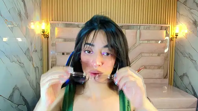 zoe r  online show from October 25, 2025, 3:25 am