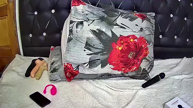 blueyXxX online show from October 25, 2025, 12:07 am