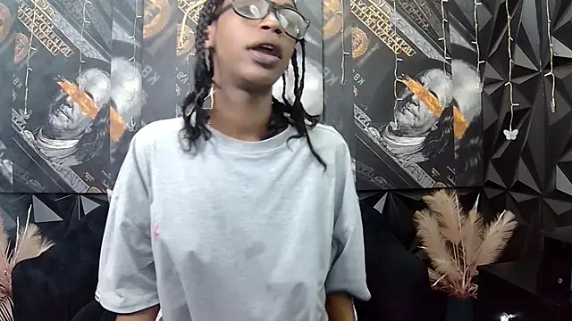 Snapshot of Lilmisbaddyxxx chatting on October 7, 2025, 5:32 pm Lilmisbaddyxxx online show from October 7, 2025, 5:32 pm