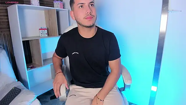 Axel grey  online show from September 10, 2025, 12:38 pm