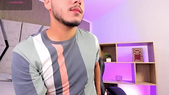 Axel grey  online show from February 16, 2026, 12:45 pm