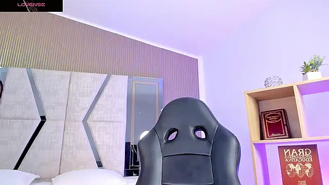 Axel grey  online show from March 21, 2026, 12:32 pm