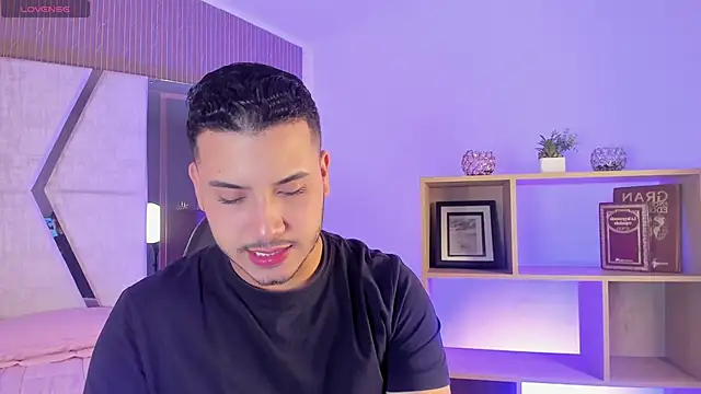 Snapshot of Axel_grey_ chatting on June 20, 2026, 12:30 pm Axel grey online show from June 20, 2026, 12:30 pm