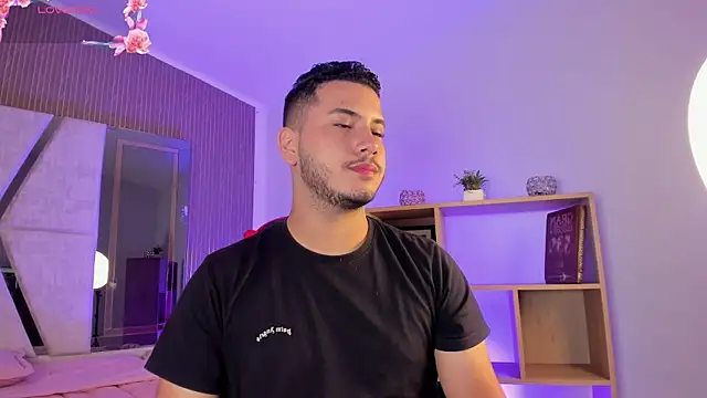 Snapshot of Axel_grey_ chatting on July 13, 2026, 12:52 pm Axel grey online show from July 13, 2026, 12:52 pm