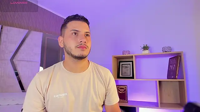 Snapshot of Axel_grey_ chatting on July 16, 2026, 12:44 pm Axel grey online show from July 16, 2026, 12:44 pm