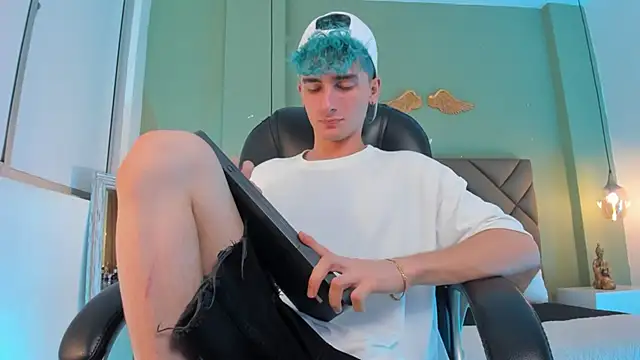 JaydenVillalobos online show from September 22, 2025, 7:27 pm