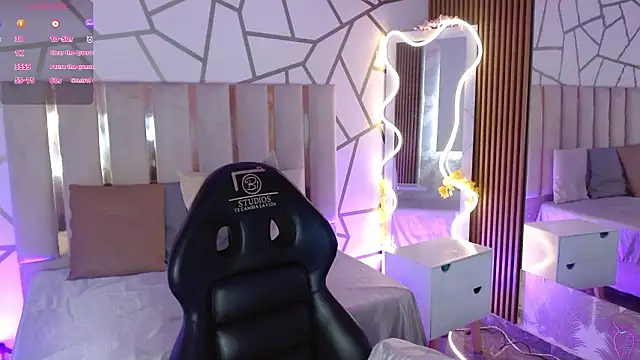 CYRUS TAY online show from March 6, 2026, 4:25 pm