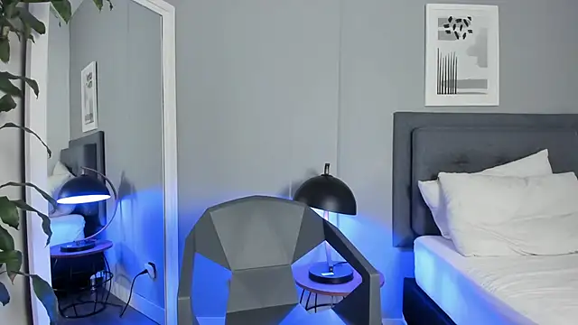 Tylerffoxx online show from October 9, 2025, 7:23 pm