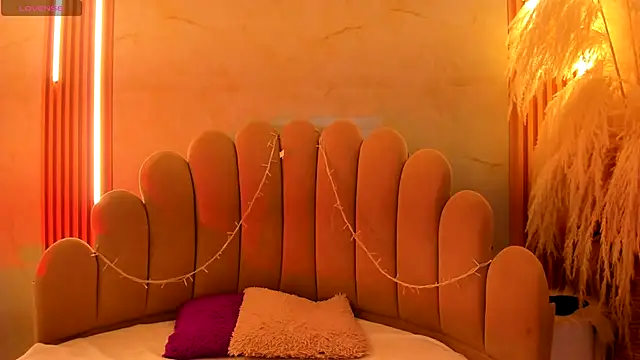 lanarios online show from October 17, 2025, 4:37 am