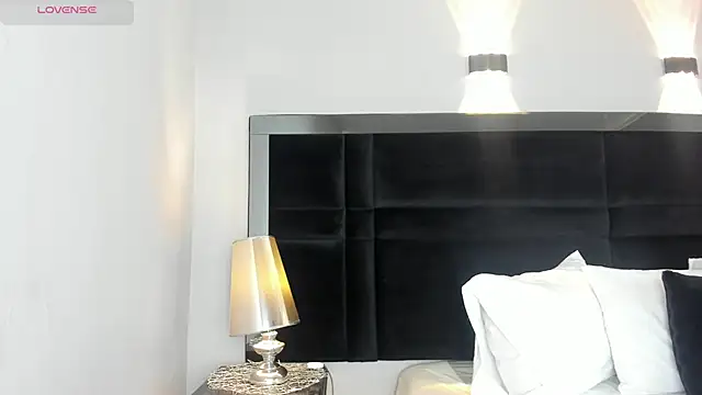 CarolineLee  online show from March 19, 2026, 10:36 pm