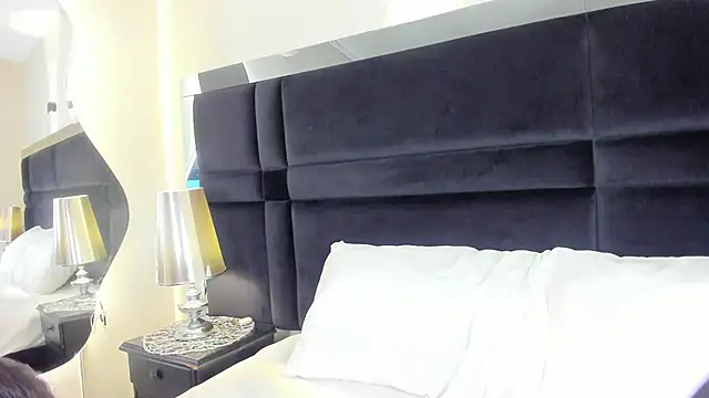 Snapshot of CarolineLee_ chatting on June 18, 2026, 10:36 pm CarolineLee online show from June 18, 2026, 10:36 pm