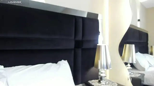 Snapshot of CarolineLee_ chatting on July 8, 2026, 10:36 pm CarolineLee online show from July 8, 2026, 10:36 pm