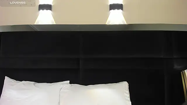 Snapshot of CarolineLee_ chatting on July 17, 2026, 10:36 pm CarolineLee online show from July 17, 2026, 10:36 pm