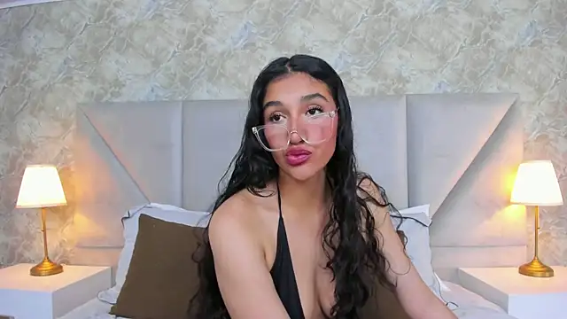 ValentiinaCruz online show from October 11, 2025, 8:07 pm