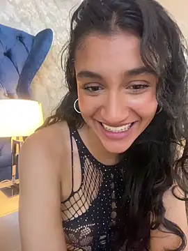 ValentiinaCruz online show from December 15, 2025, 10:47 pm