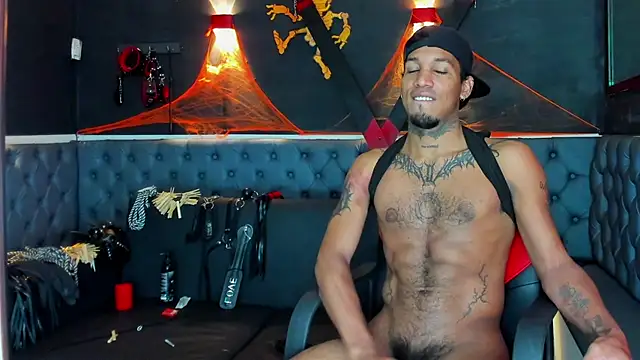 Snapshot of DIEGO_WICKED chatting on October 26, 2025, 12:11 pm DIEGO WICKED online show from October 26, 2025, 12:11 pm