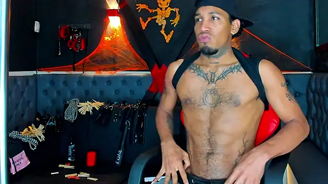 Snapshot of DIEGO_WICKED chatting on October 29, 2025, 12:29 pm DIEGO WICKED online show from October 29, 2025, 12:29 pm