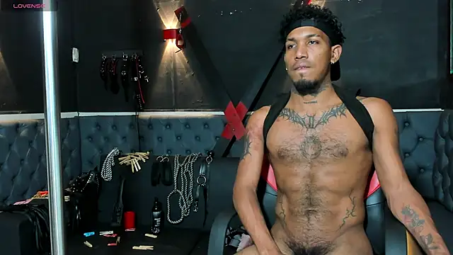 Snapshot of DIEGO_WICKED chatting on November 27, 2025, 12:18 pm DIEGO WICKED online show from November 27, 2025, 12:18 pm