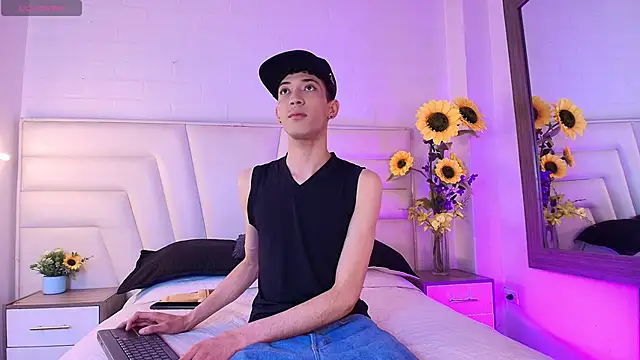 Ashton Myers online show from October 1, 2025, 8:37 pm