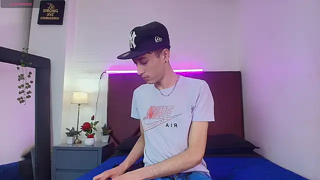 Ashton Myers online show from October 3, 2025, 7:55 pm