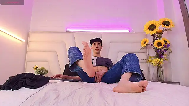 Ashton Myers online show from October 4, 2025, 8:40 pm